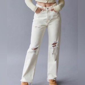 BDG Ripped Cowboy Jeans in Cream/Ivory